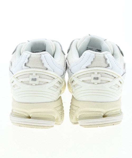 New Balance รองเท้าผ้าใบ