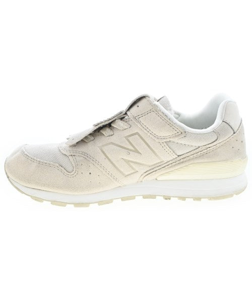 New Balance รองเท้าผ้าใบ