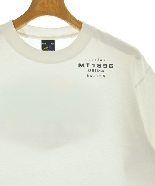 New Balance เสื้อยืด/เสื้อท็อปส์