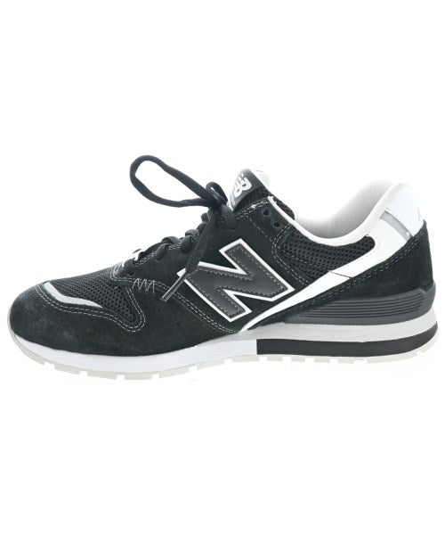 New Balance รองเท้าผ้าใบ