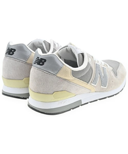 New Balance รองเท้าผ้าใบ