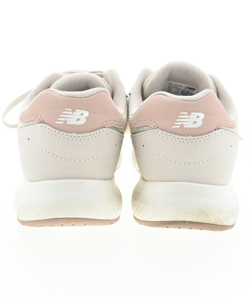 New Balance รองเท้าผ้าใบ