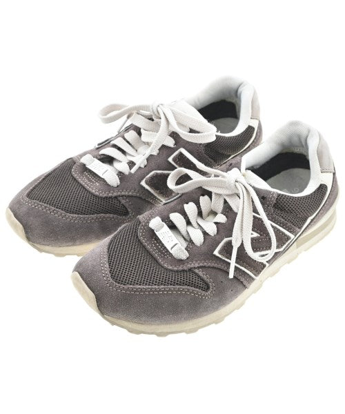 New Balance รองเท้าผ้าใบ