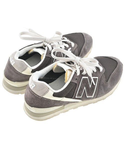 New Balance รองเท้าผ้าใบ