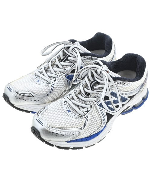 New Balance รองเท้าผ้าใบ