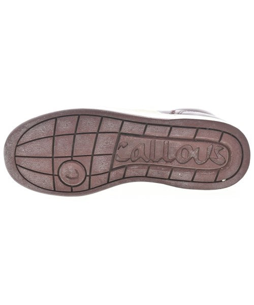 callous รองเท้าผ้าใบ