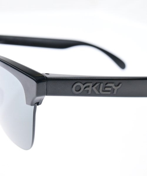 OAKLEY แว่นกันแดด