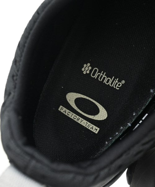 OAKLEY รองเท้าผ้าใบ