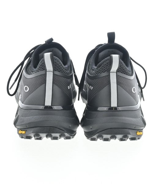OAKLEY รองเท้าผ้าใบ