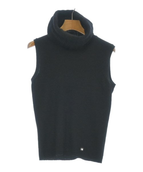 CHANEL เสื้อแขนกุด