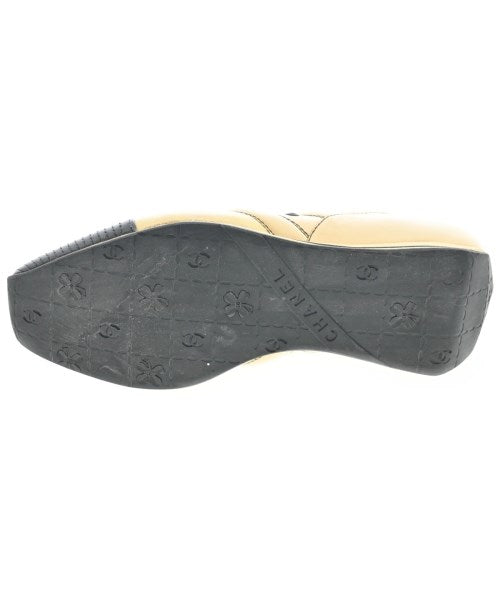 CHANEL รองเท้าผ้าใบ