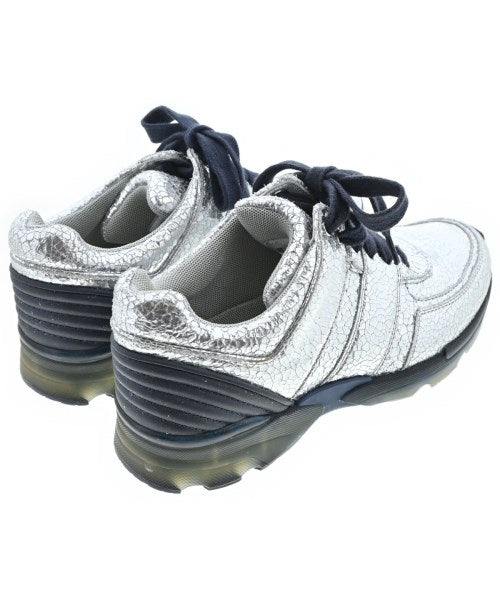 CHANEL รองเท้าผ้าใบ