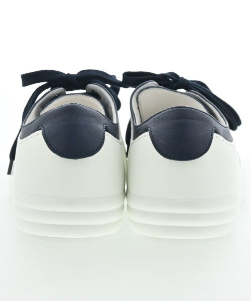 CHANEL รองเท้าผ้าใบ