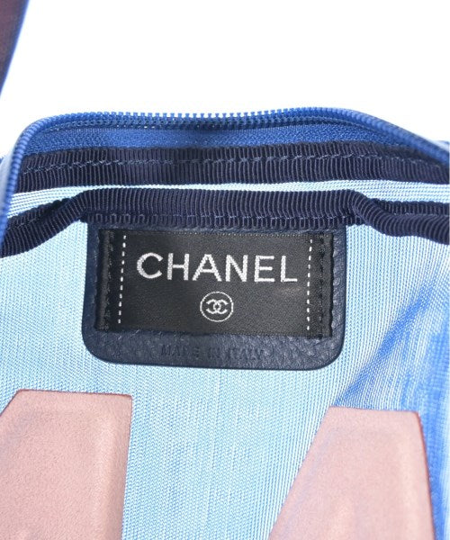 CHANEL กระเป๋าใส่อุปกรณ์ขนาดใหญ่