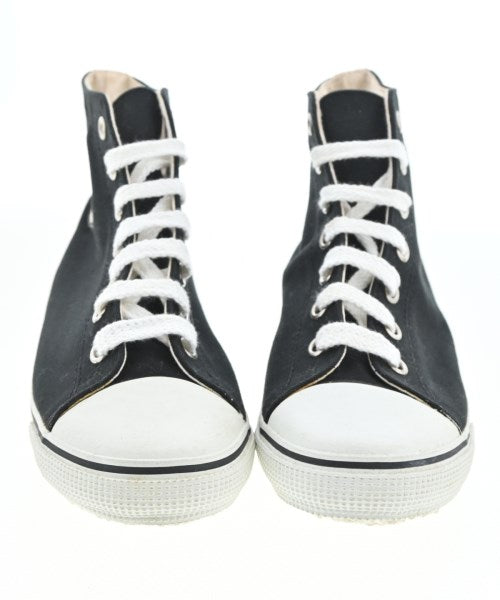 CHANEL รองเท้าผ้าใบ