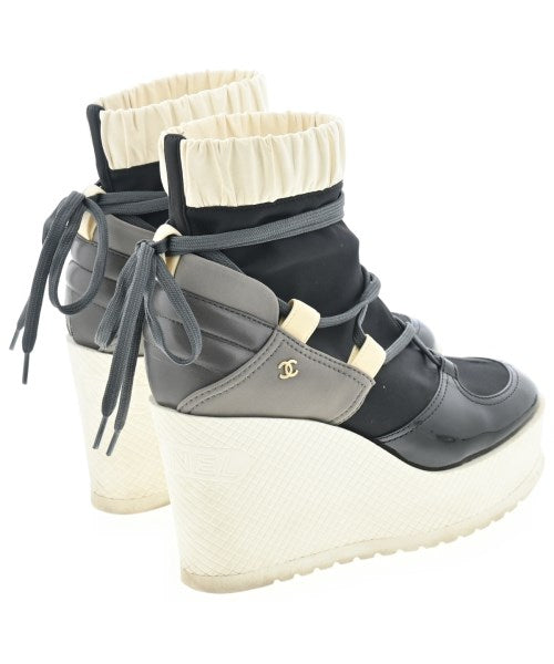 CHANEL รองเท้าผ้าใบ