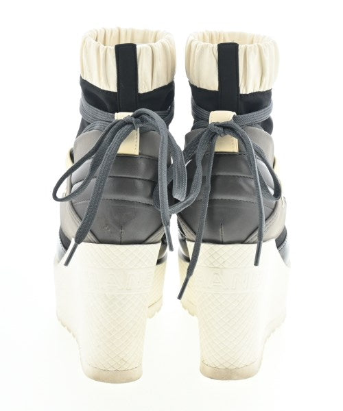CHANEL รองเท้าผ้าใบ