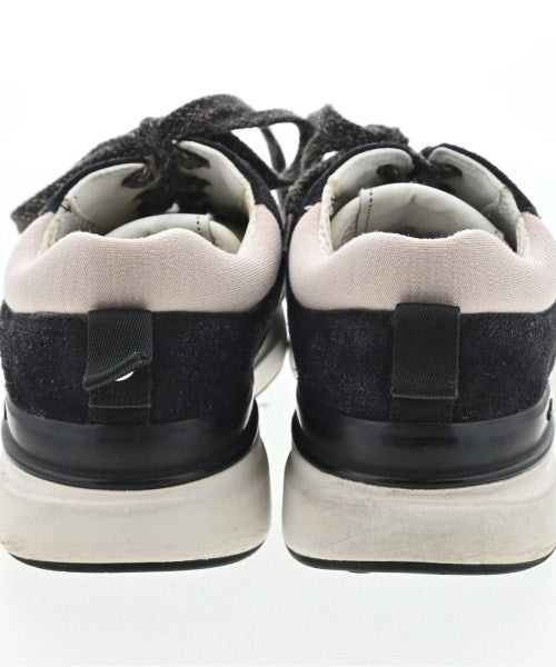 CHANEL รองเท้าผ้าใบ