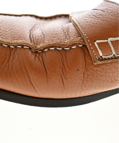 LOEWE รองเท้าสวมทางการ