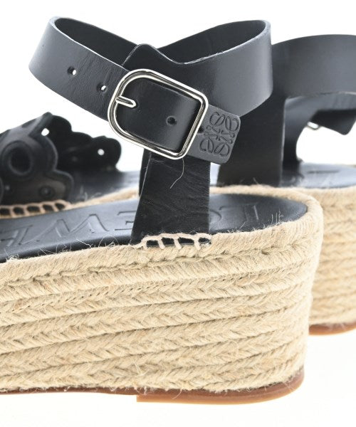 LOEWE รองเท้าพื้นเชือกสาน