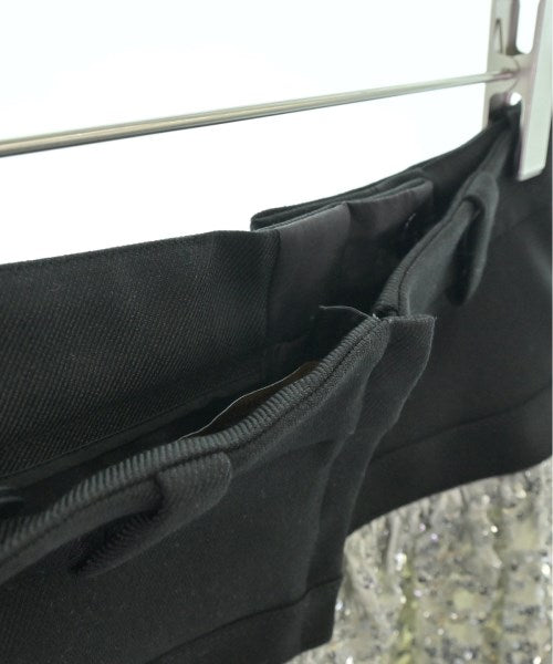 LOUIS VUITTON กระโปรงยาวถึงเข่า