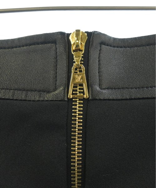 LOUIS VUITTON กระโปรงยาวถึงเข่า