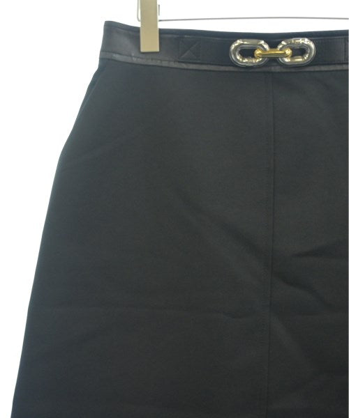 LOUIS VUITTON กระโปรงยาวถึงเข่า