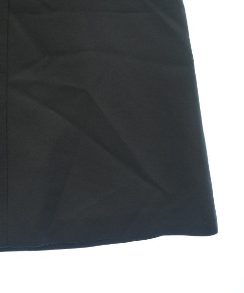 LOUIS VUITTON กระโปรงยาวถึงเข่า