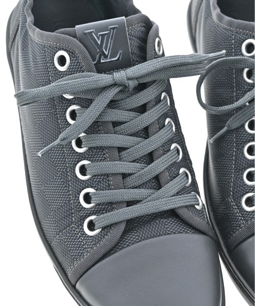 LOUIS VUITTON รองเท้าผ้าใบ