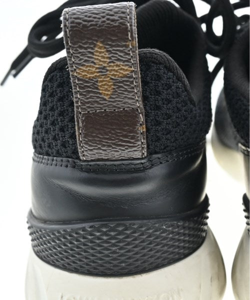 LOUIS VUITTON รองเท้าผ้าใบ