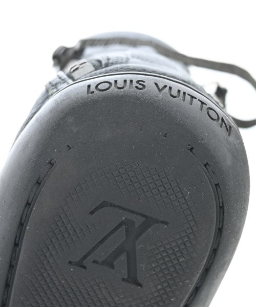 LOUIS VUITTON รองเท้าผ้าใบ
