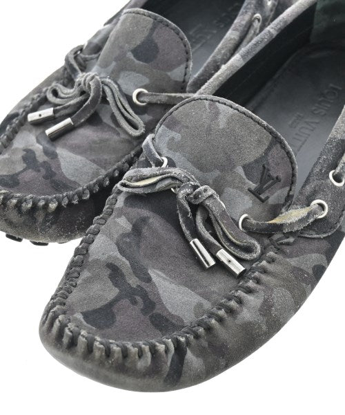 LOUIS VUITTON รองเท้าผ้าใบ