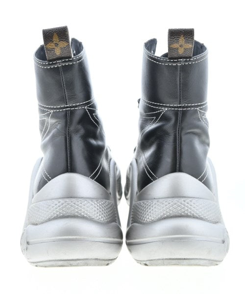 LOUIS VUITTON รองเท้าผ้าใบ