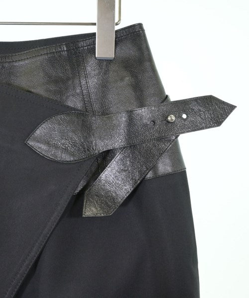 LOUIS VUITTON กระโปรงยาวถึงเข่า