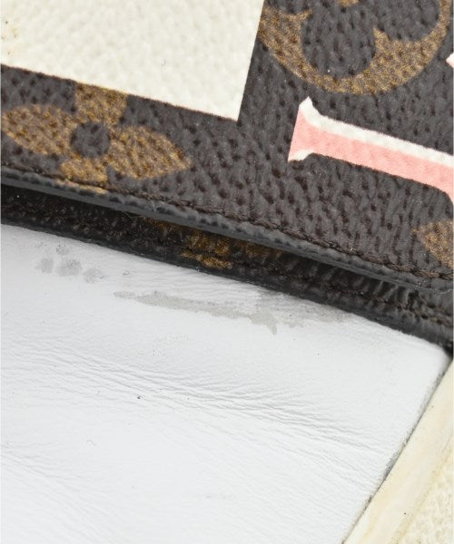 LOUIS VUITTON รองเท้าผ้าใบ