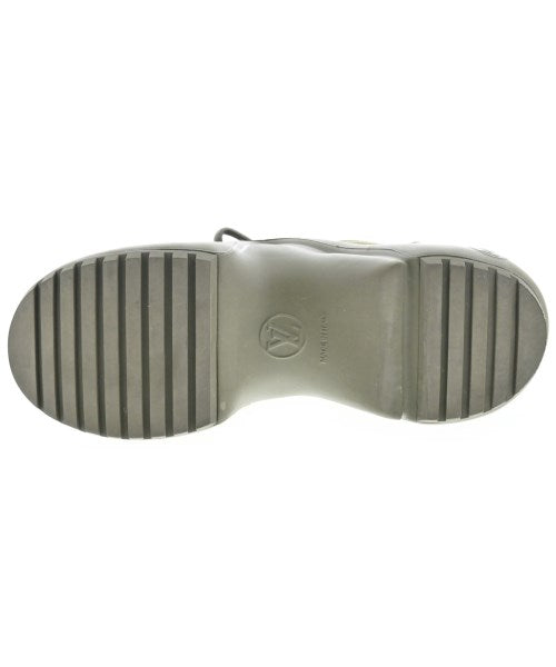 LOUIS VUITTON รองเท้าผ้าใบ