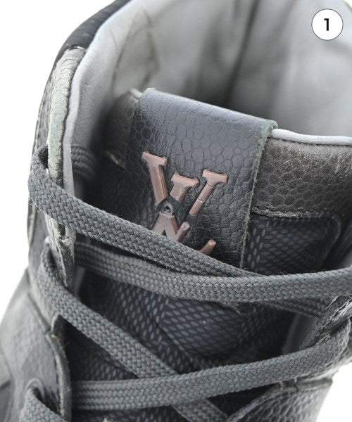 LOUIS VUITTON รองเท้าผ้าใบ