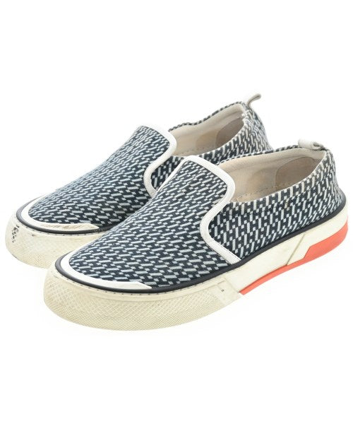 HERMES รองเท้าผ้าใบ