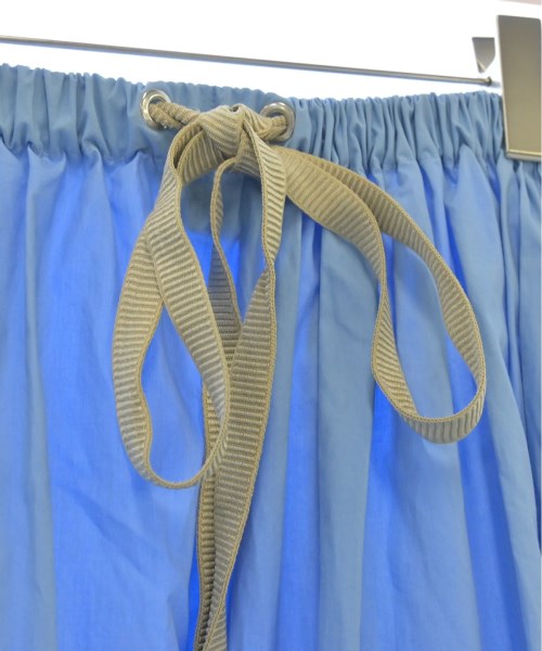 FENDI กระโปรงยาวถึงเข่า