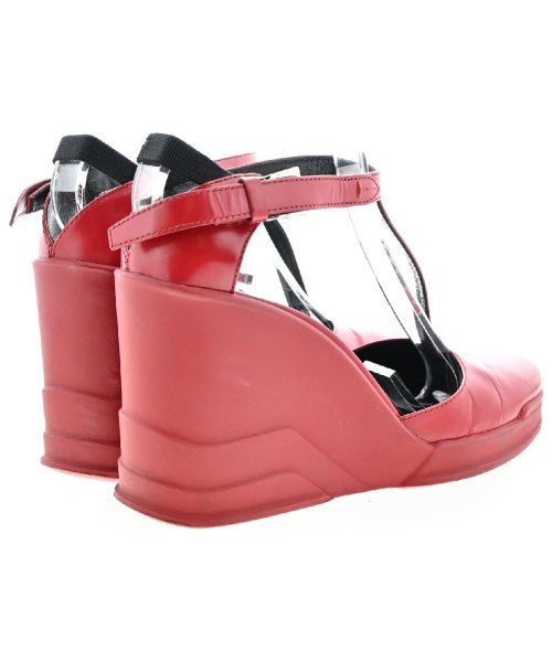 PRADA รองเท้าแตะ