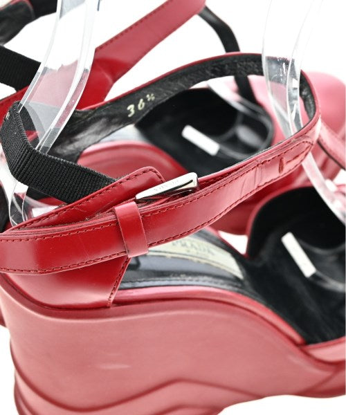 PRADA รองเท้าแตะ