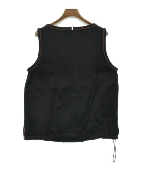 PRADA เสื้อสตรี