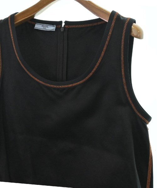 PRADA เสื้อสตรี