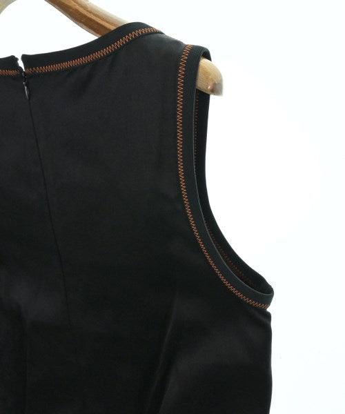 PRADA เสื้อสตรี