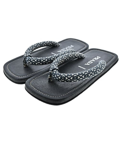 PRADA รองเท้าแตะ