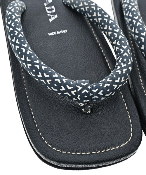 PRADA รองเท้าแตะ