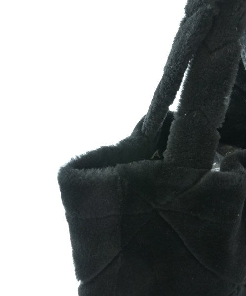 PRADA กระเป๋าถือขนาดใหญ่