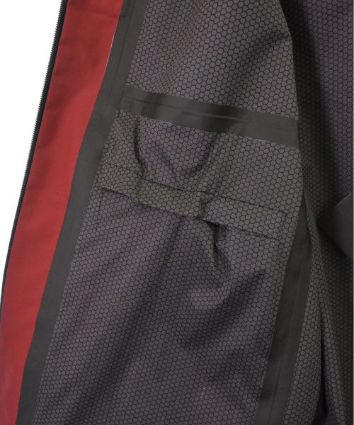 PRADA เสื้อพาร์กาภูเขา