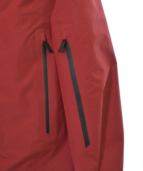 PRADA เสื้อพาร์กาภูเขา