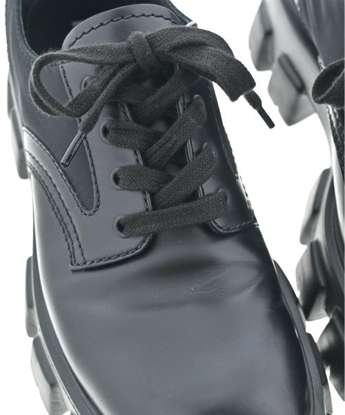 PRADA รองเท้าผ้าใบ